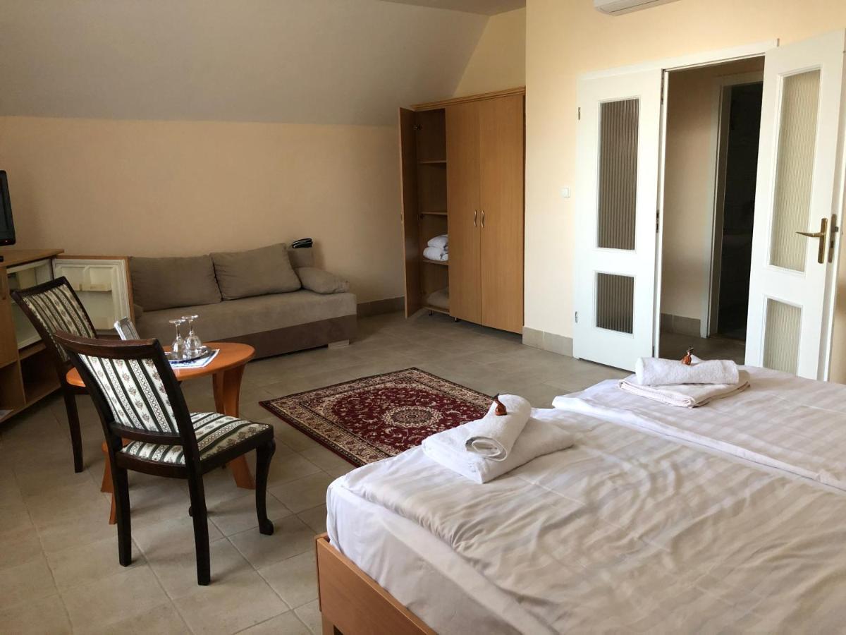 Festetich Kastelyszallo Es Zsuzsanna Hotel Szeleste 외부 사진